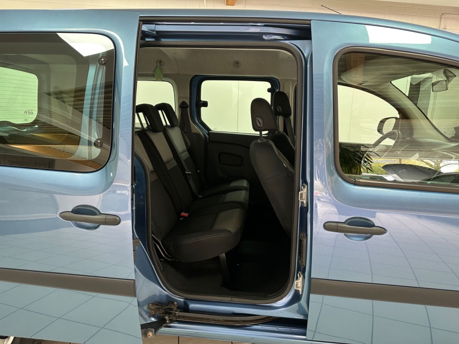 Fahrzeugabbildung Renault Kangoo *Grand*Klima*Maxi*7Sitzer*