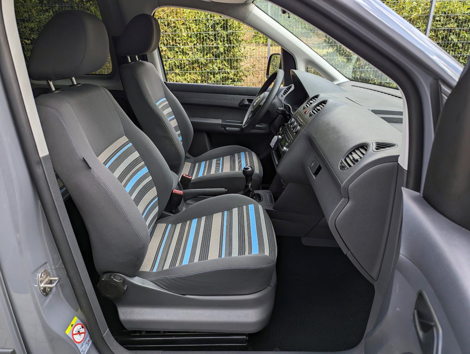 Volkswagen Caddy 2012 — photo 15