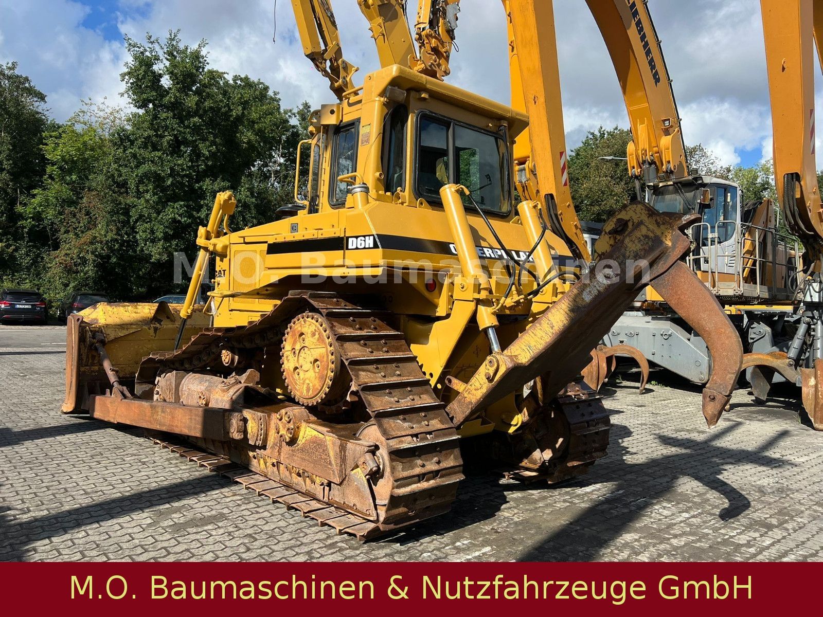 Fahrzeugabbildung CAT D6 H  / 4. Wegeplanierschild /Ripper /