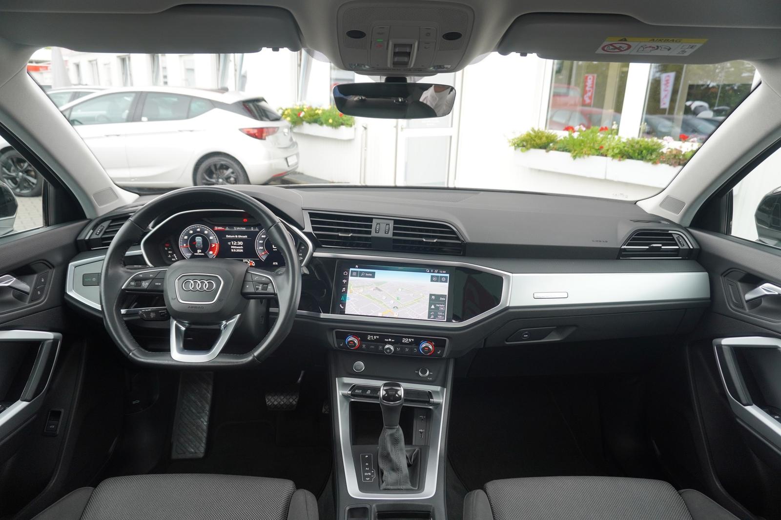 Audi Q3 40 2.0 TFSI quattro basis Panorama AHK LED