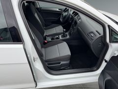 Fahrzeugabbildung Volkswagen Golf VII Lim. Trendline BMT Klima Einparkhilfe
