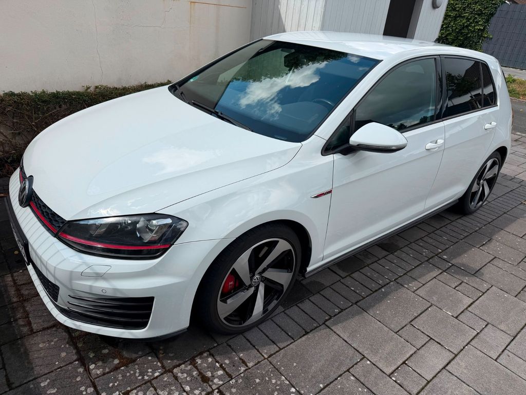 Image of Volkswagen Golf
