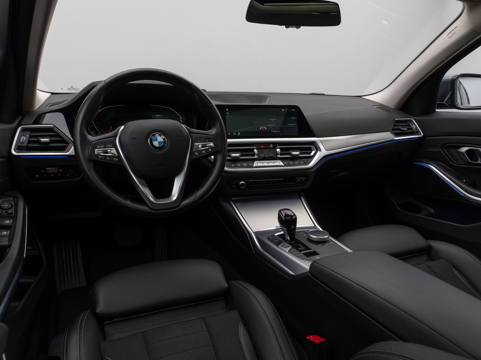 Fahrzeugabbildung BMW 320d SportLine Panorama Kamera DAB Komfort Alarm