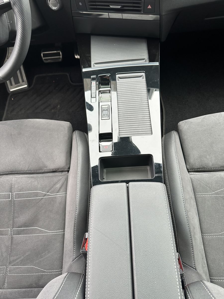 Fahrzeugabbildung Opel Astra SpT 1.5D Aut. GS-Line NAV+LED+ACC+HUD+PANO