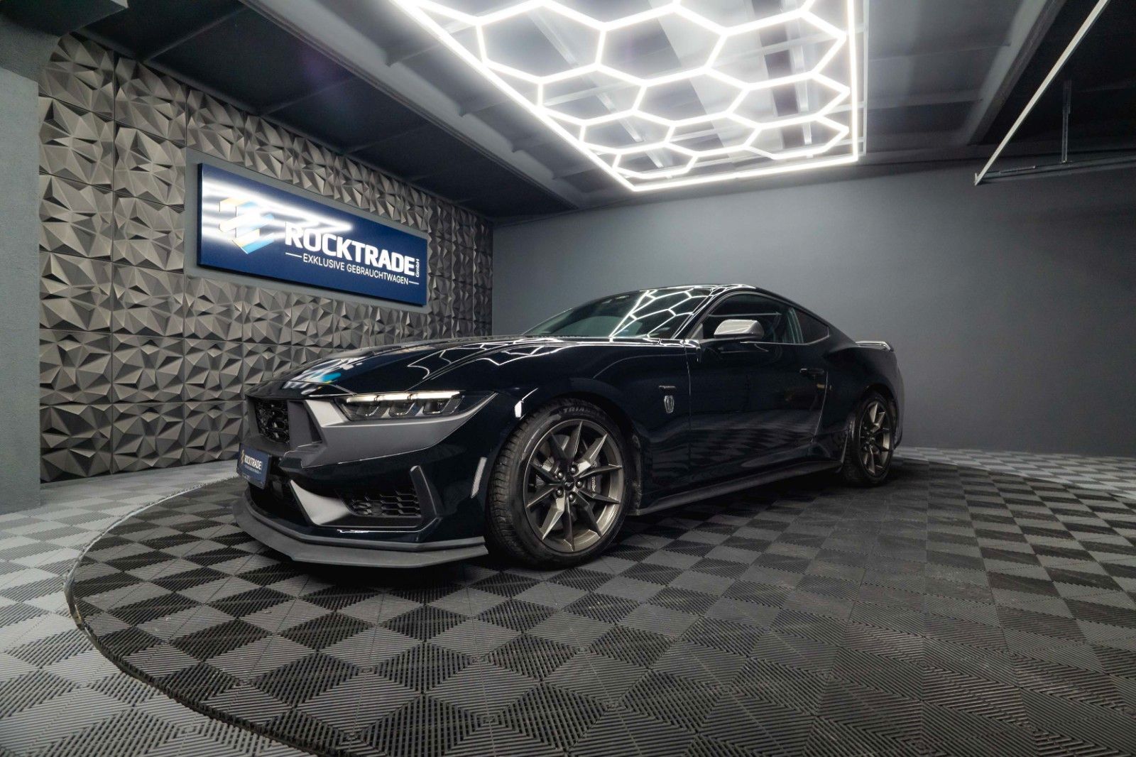 Fahrzeugabbildung Ford Mustang 5.0 Ti-VCT V8 Dark Horse TREMEC 6-Gang