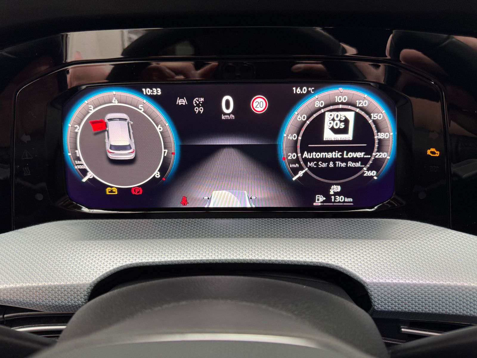 Fahrzeugabbildung Volkswagen Golf VIII Lim. 1.5 TSI +LED+SHZ+NAVI+CARPLAY+GJR