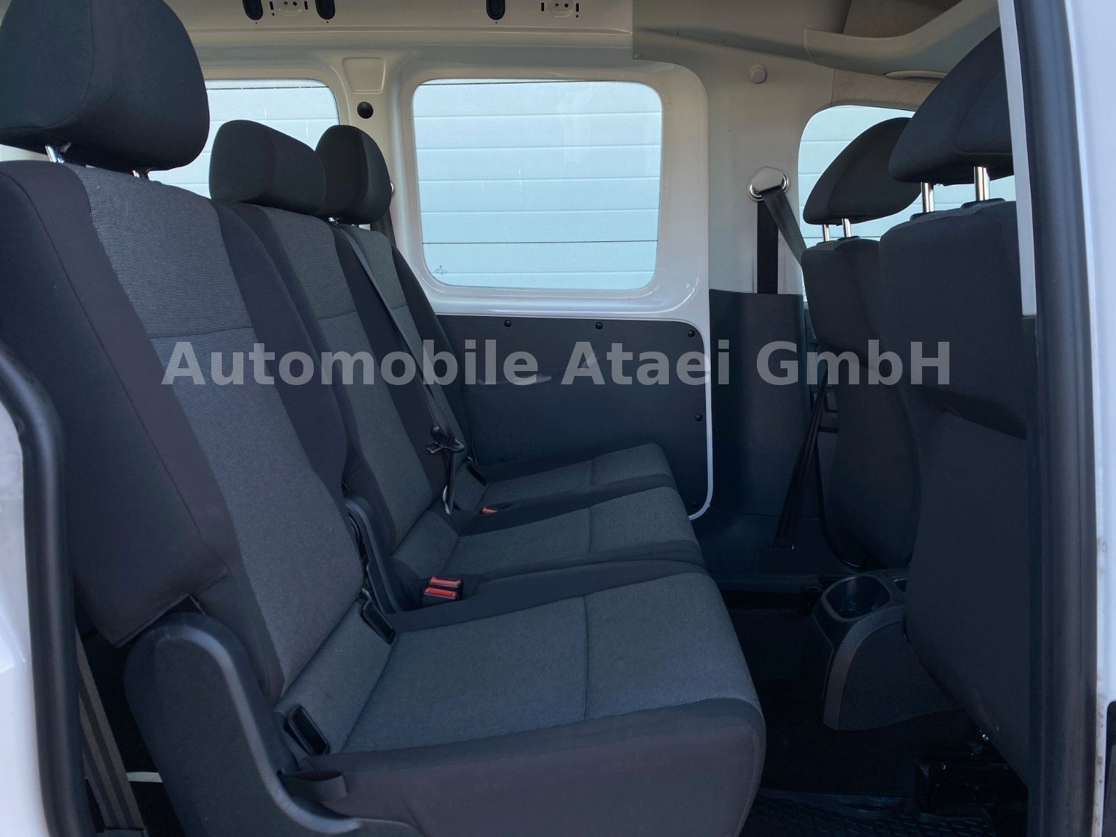 Fahrzeugabbildung Volkswagen Caddy 2.0 TDI *Rollstuhl-Rampe* 1.Hand (5824)