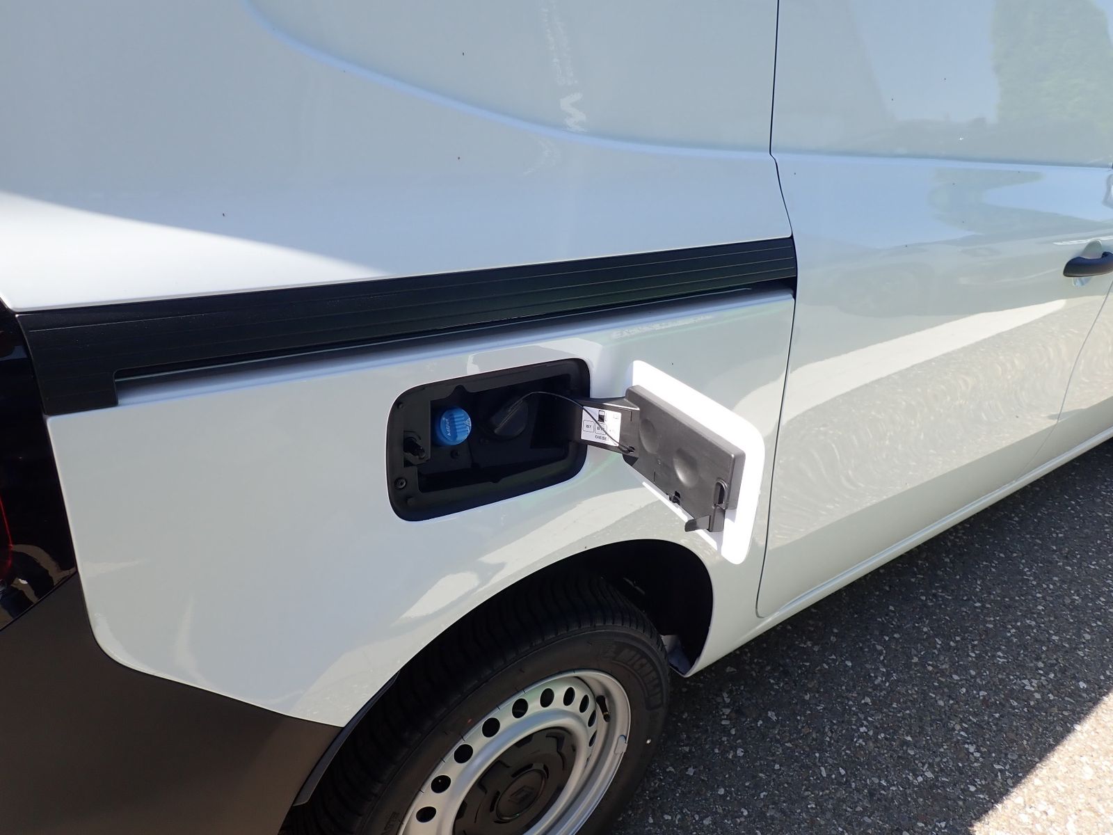 Fahrzeugabbildung Renault Kangoo Rapid Advance L2 Blue dCi 115 EDC MY26