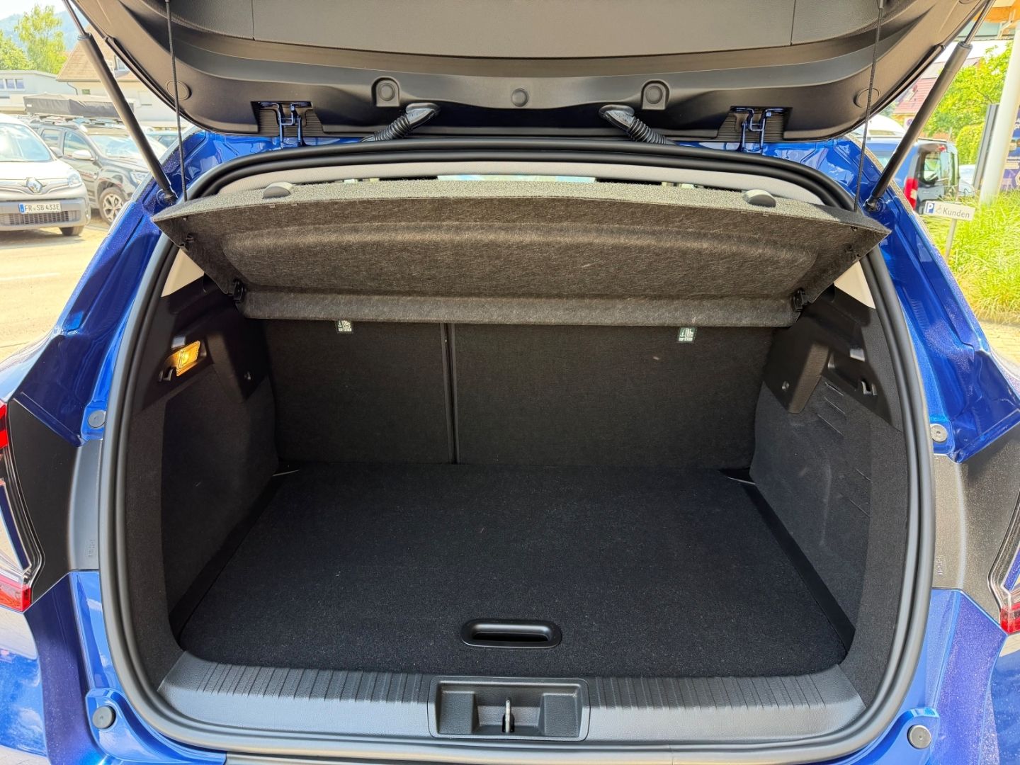 Fahrzeugabbildung Renault Captur II Edition One TCE 140 EDC Navi Leder Dig