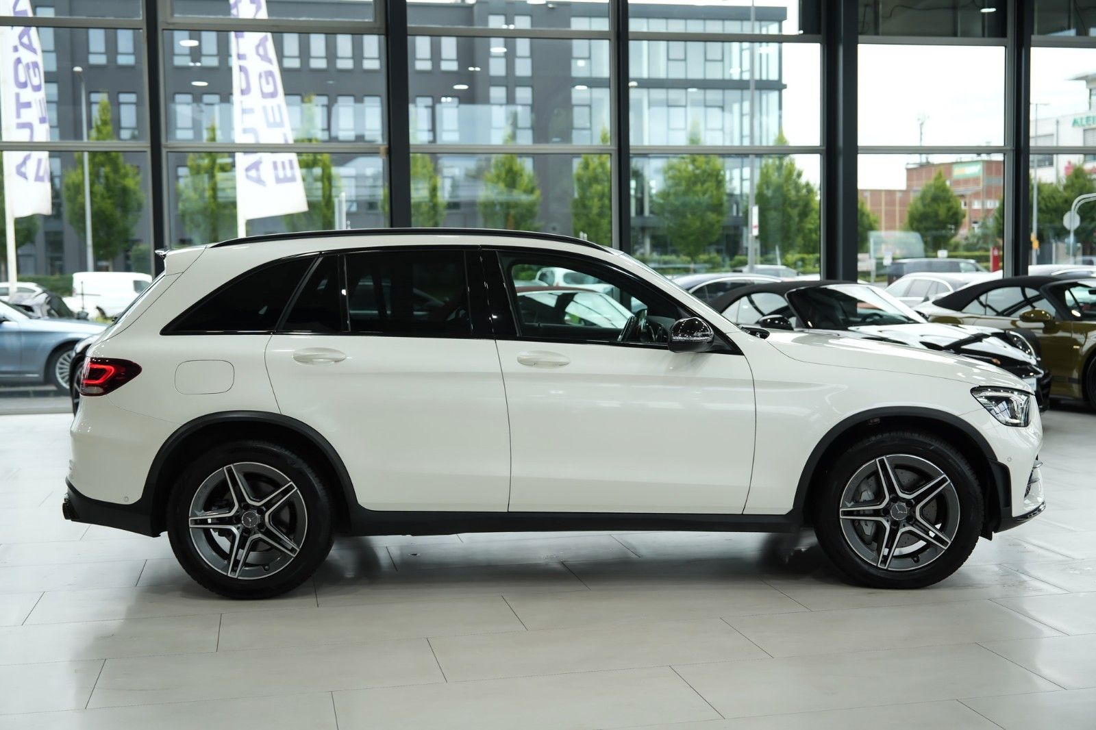 Mercedes-Benz GLC 43 AMG 4M*SPORTABGAS*DESIGNO*WIDESCREEN*MATT foto 4