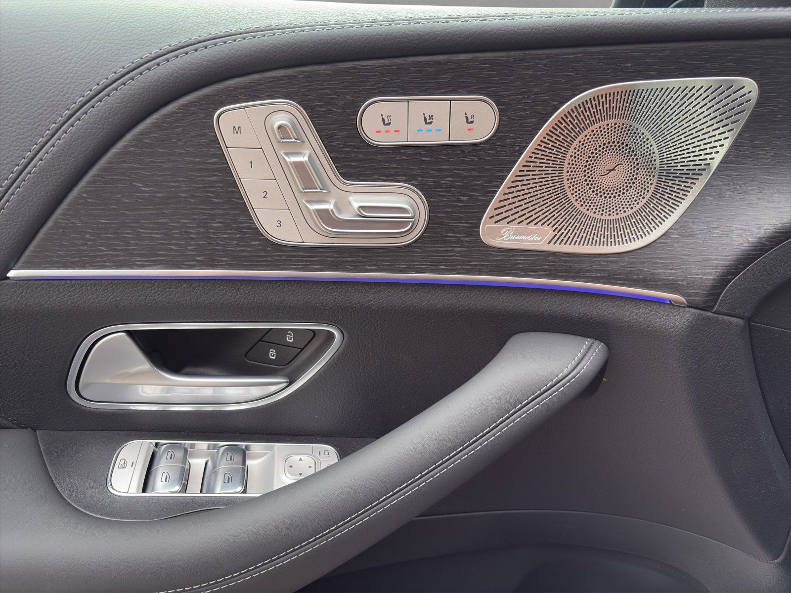 Fahrzeugabbildung Mercedes-Benz GLE 450 d 4M AMG Distro Burm AHK KeyGo PANO 360°