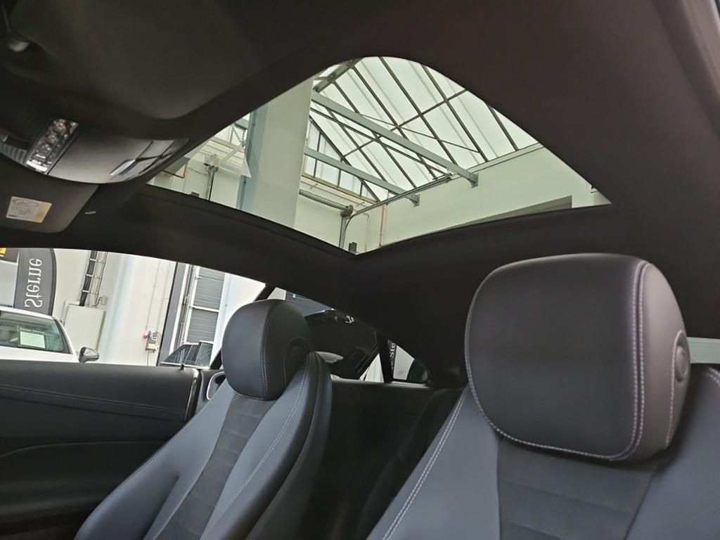 Fahrzeugabbildung Mercedes-Benz E 220 d Coupé AMG Night Pano ACC 360° Multibeam