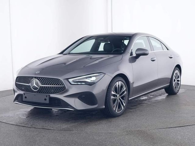 Mercedes-Benz CLA 180 FACELIFT+AMBIENTE+KAMERA+LED+KEYLESS