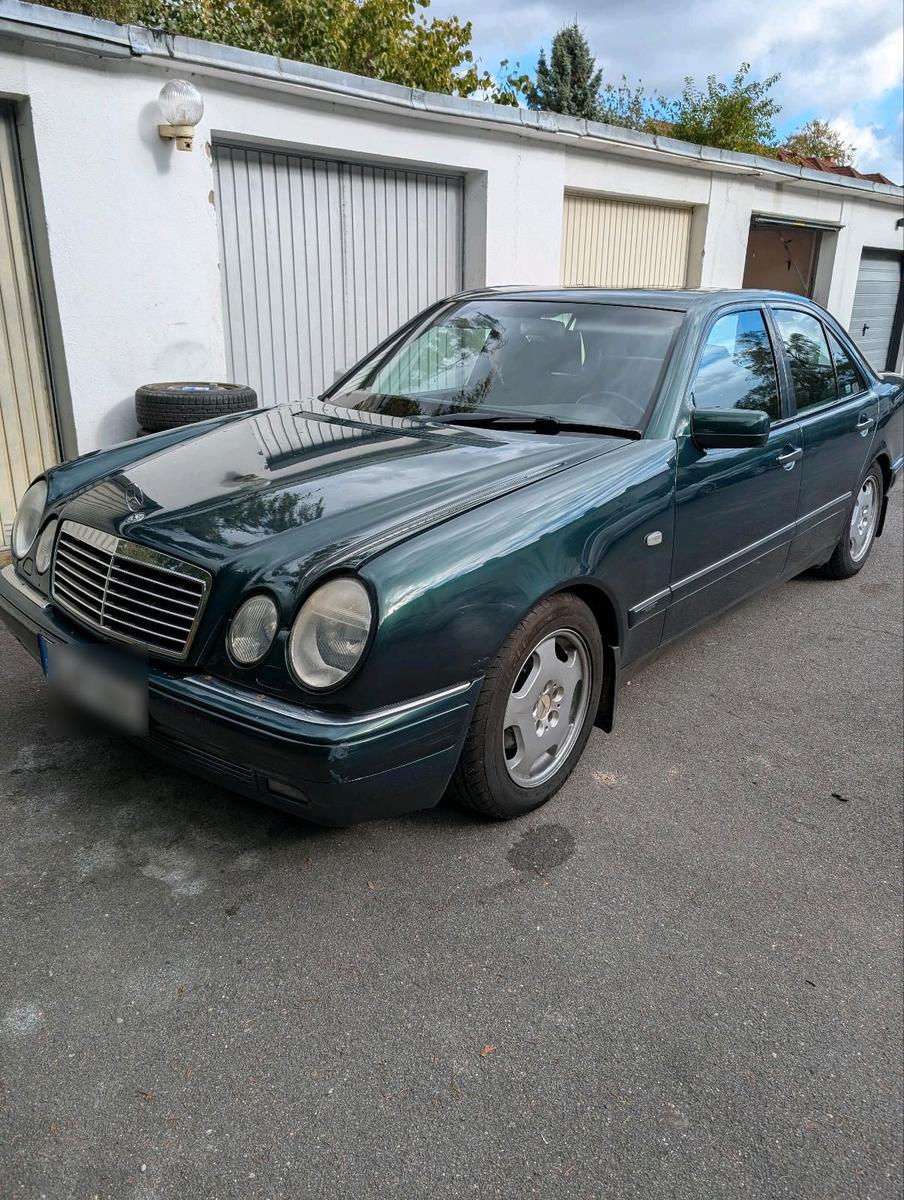Mercedes-Benz E 200