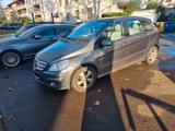 Mercedes-Benz B 170-+Sitzh-Tempomat-Klimaautom. - Mercedes-Benz B 170 in Frankfurt (Main)
