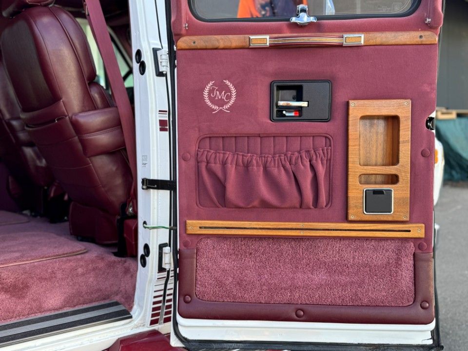 Fahrzeugabbildung Chevrolet Chevy Van G20 5.7 V8 Tiara deutsches Fzg.