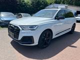 Audi Q7 55 TFSI quattro S line*7-Sitze*Pano*HUD*Nacht - Audi Q7 mit Benzin-Antrieb: Geländewagen