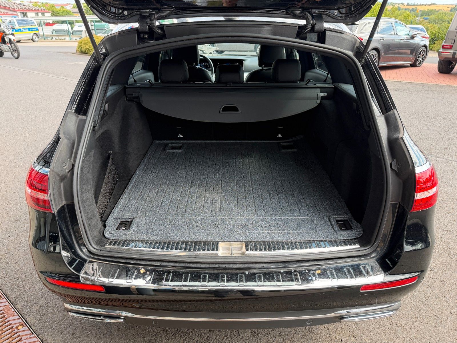 Fahrzeugabbildung Mercedes-Benz E 200 d T TAXI AVANTGARDE R-Kamera+Kindersitz