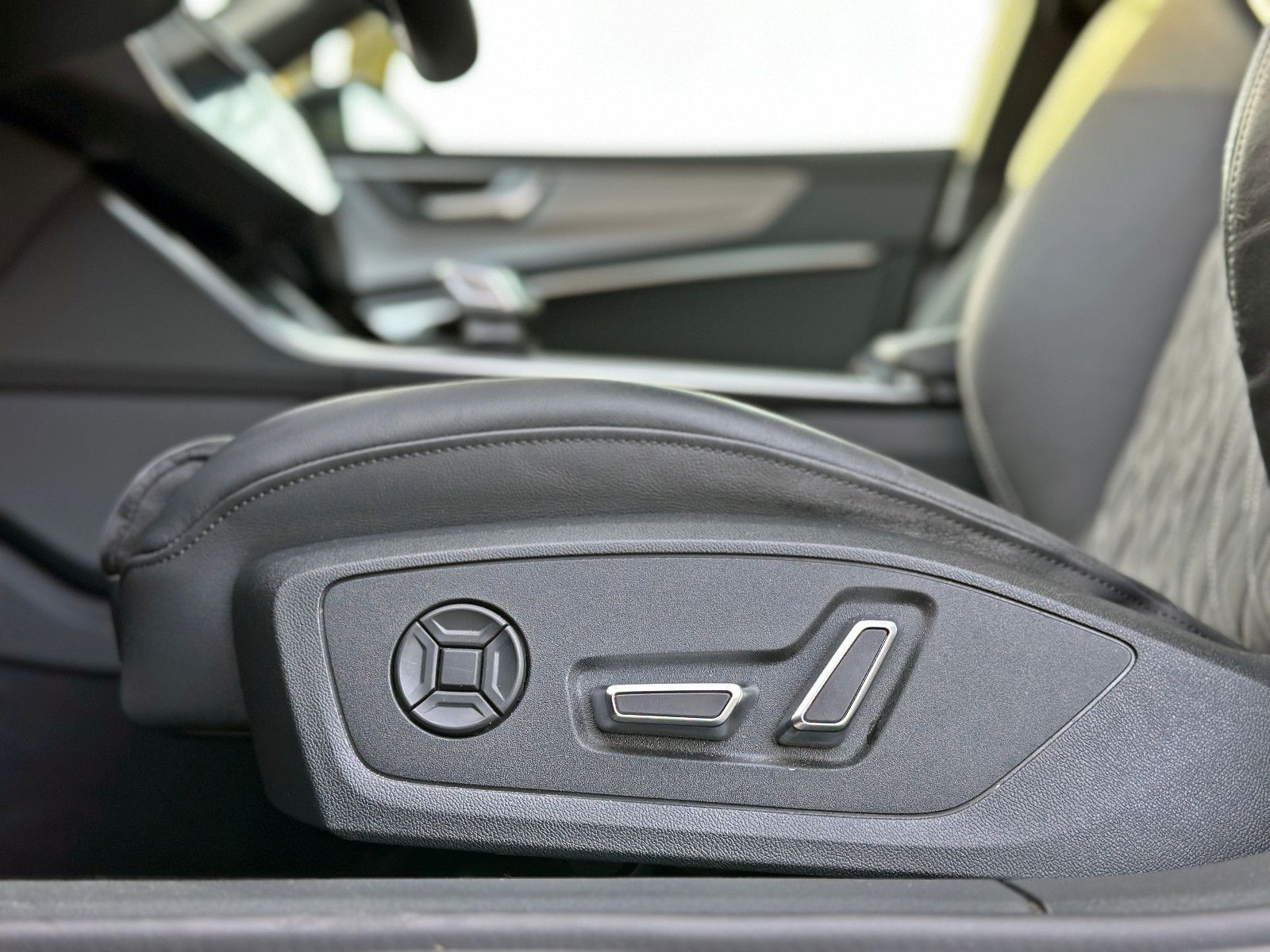 Audi S6 - Bild 13