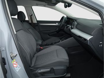 Volkswagen Golf VIII 1.5 eTSI DSG Move Navi LED PDC SITZHZG