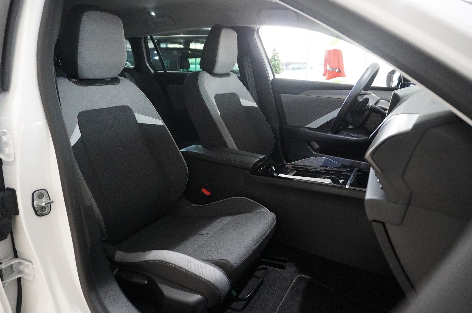 Fahrzeugabbildung Opel Astra L ST 1.5D EDITION NAVI/LED/SHZ/SPORT/DAB+