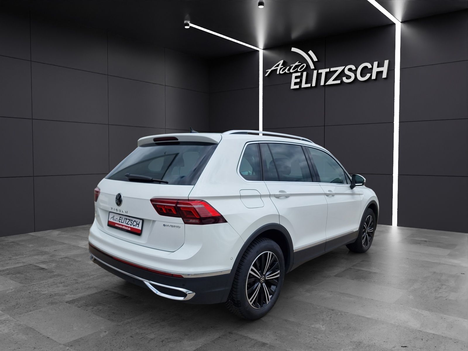 Fahrzeugabbildung Volkswagen Tiguan Elegance eHybrid DSG IQ.Light ACC 18" AHK