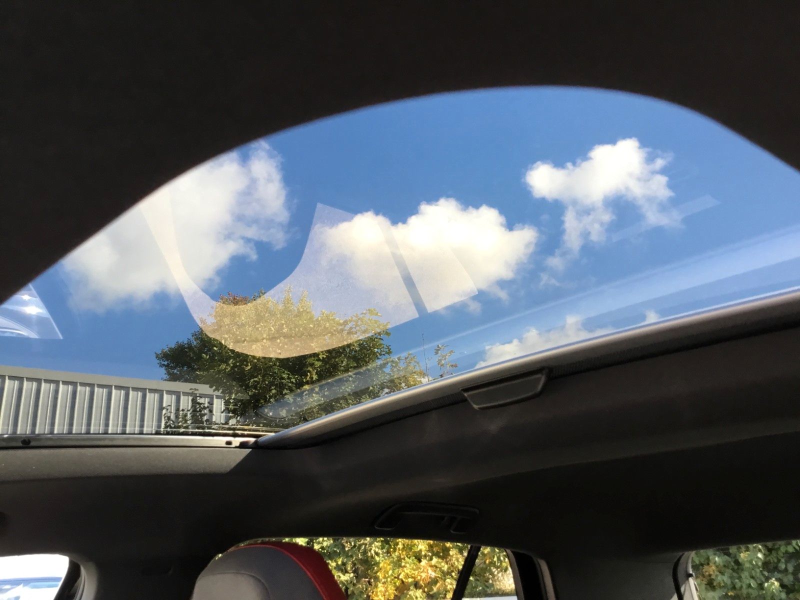 Fahrzeugabbildung Volkswagen Golf GTI+MatrixLED+18"+AHK+Pano+H&K+ACC