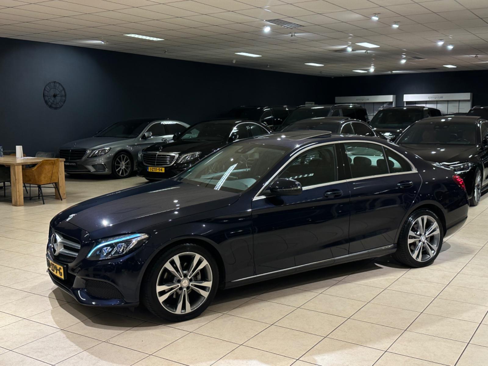 Mercedes-Benz C 220d BlueTEC Lim*7G-AUT*AVANTGARDE*LED*LEDER*