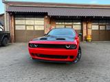 Dodge 5,7 V8*SRT KIT*LEDER*NAVI*KEYLESS*GARNTIE*SERVIC - Dodge Challenger: Srt 8