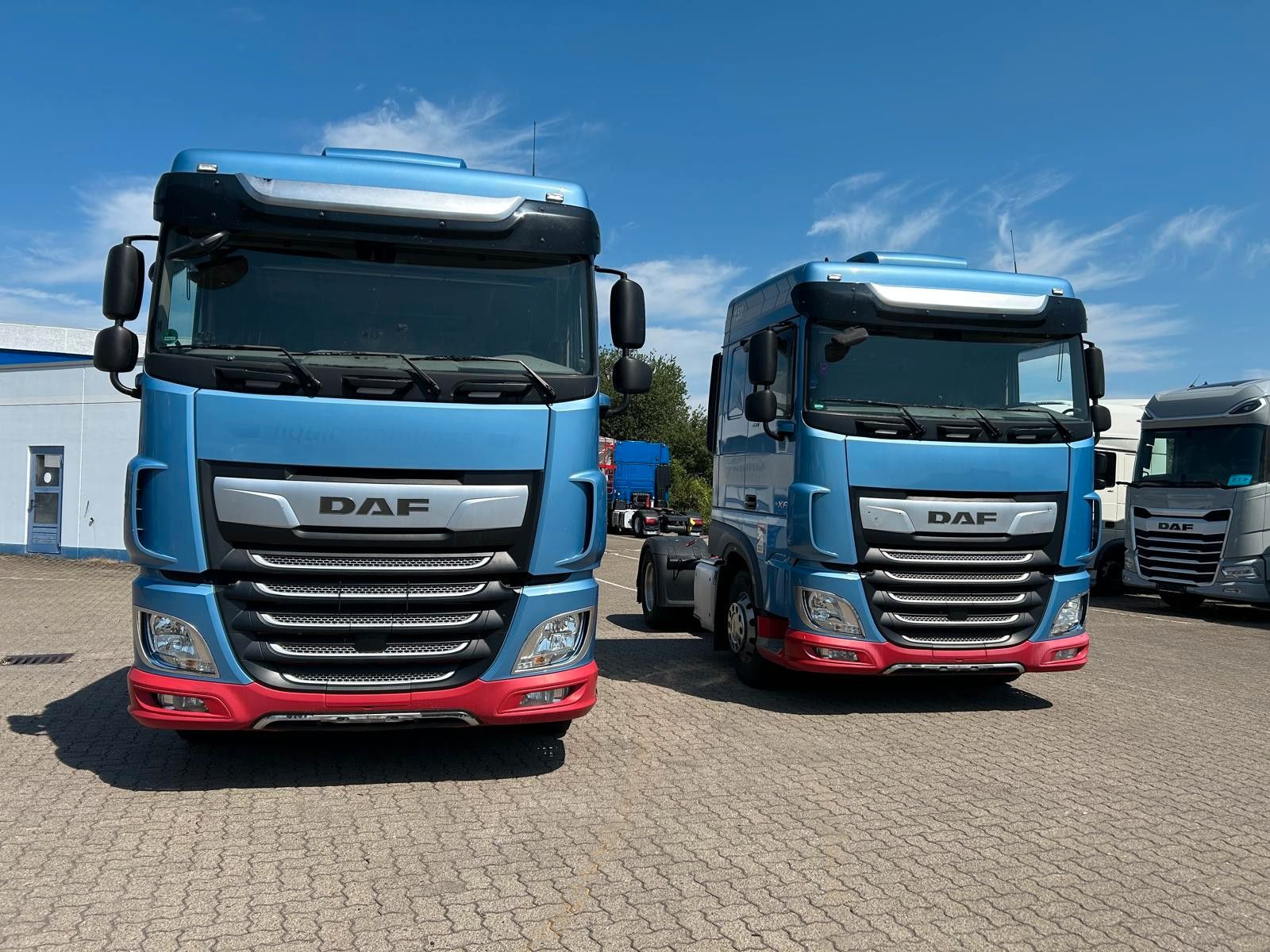 Fahrzeugabbildung DAF 2 Stk. XF 450 FT, ADR