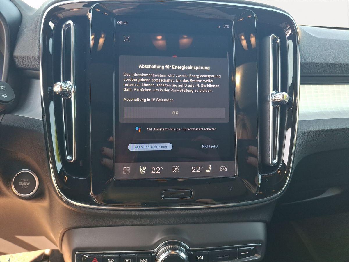 Volvo XC40 B3 Black Edition Plus 360° AHK PANO H/K LED