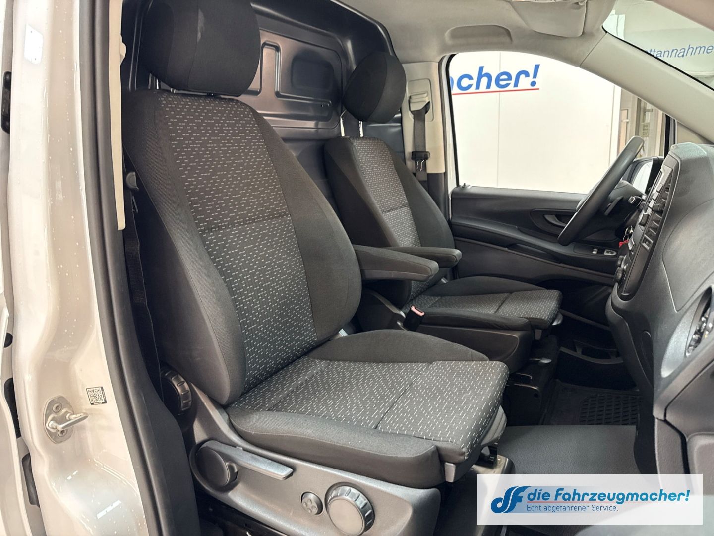 Fahrzeugabbildung Mercedes-Benz Vito Kasten 114 CDI RWD lang Navi DAB SHZ Rückfa