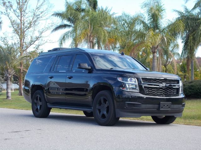 Chevrolet Suburban LTZ Customumbau mit TV+Bar+Einzelsitze