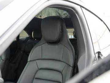 صورة مصغرة 35 لـ 2025 Porsche TAYCAN