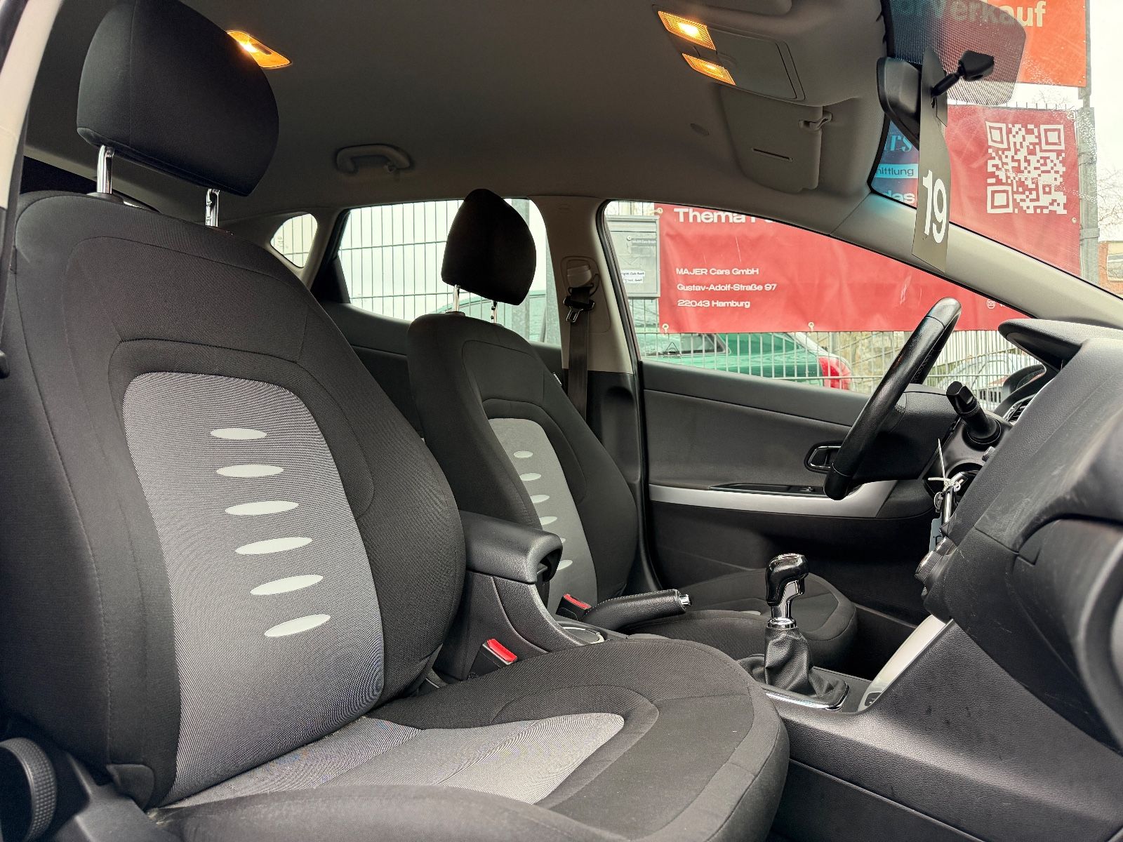 Fahrzeugabbildung Kia cee'd NAVI*KLIMA*PDC*SHZ*BT*1.HAND