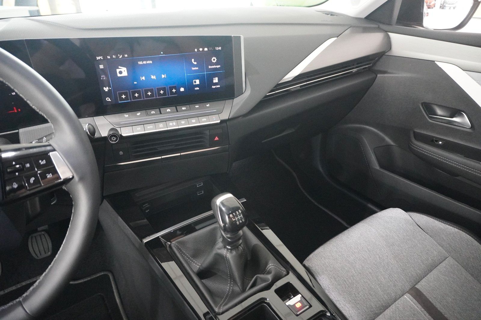 Fahrzeugabbildung Opel Astra L Lim. 1.2T ELEGANCE NAVI/LED/KAMERA/DAB+
