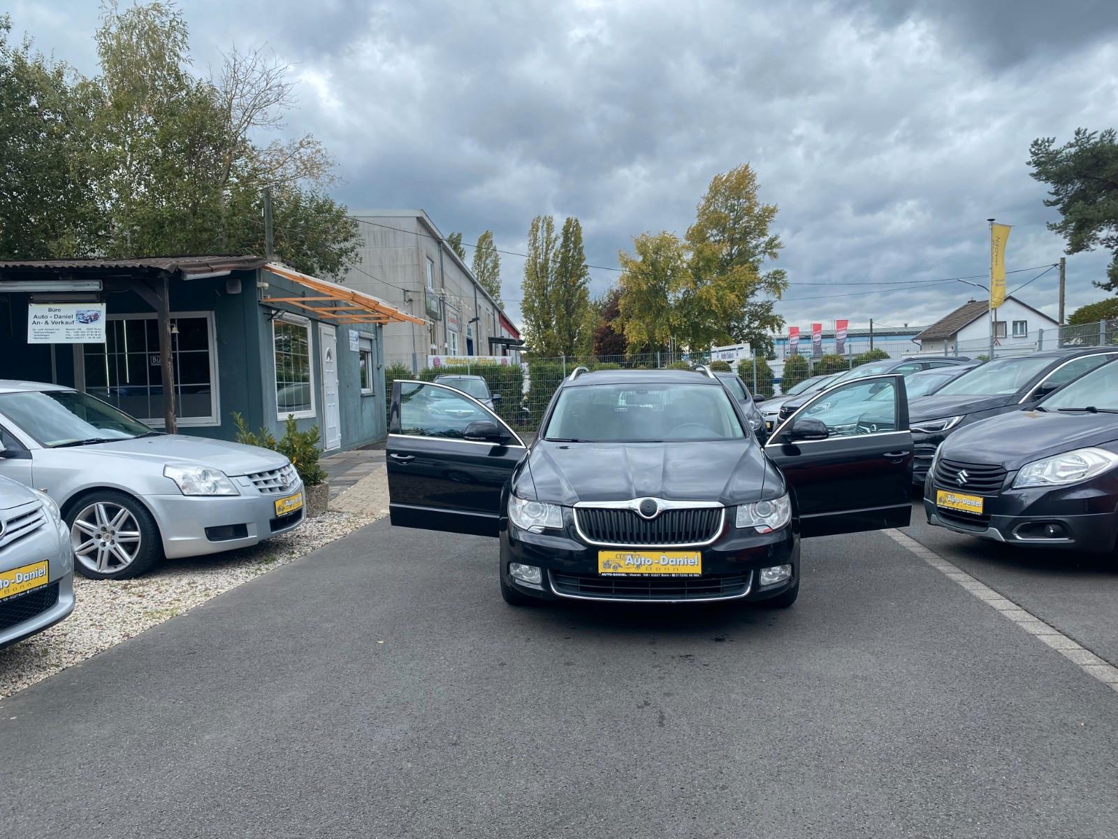 Skoda Superb 2010 — rear view