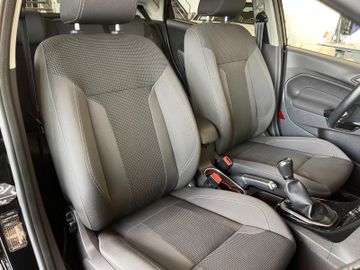 Ford Fiesta Titanium *NAVI*KLIMAAUTOMATIK*SZHZ*