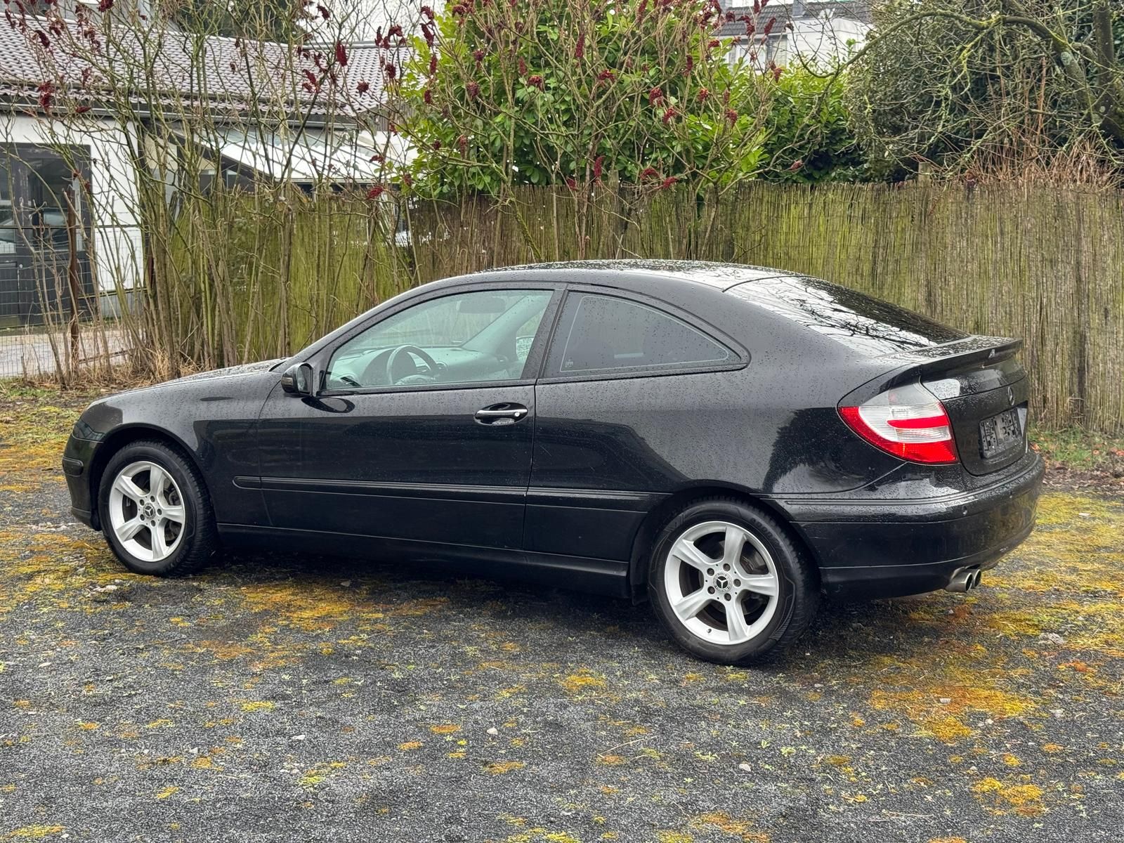 Fahrzeugabbildung Mercedes-Benz C 160 1.8 AUTOMATIK/SITZHZG/PDC/SCHECKHEFT/KLIMA