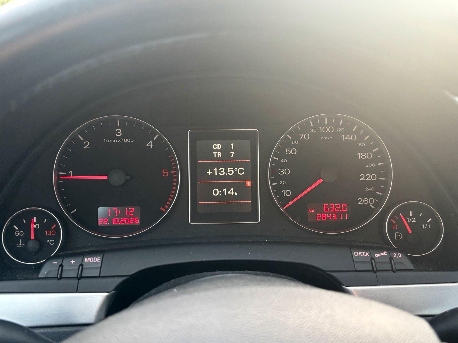 Audi A4 2005 — photo 13