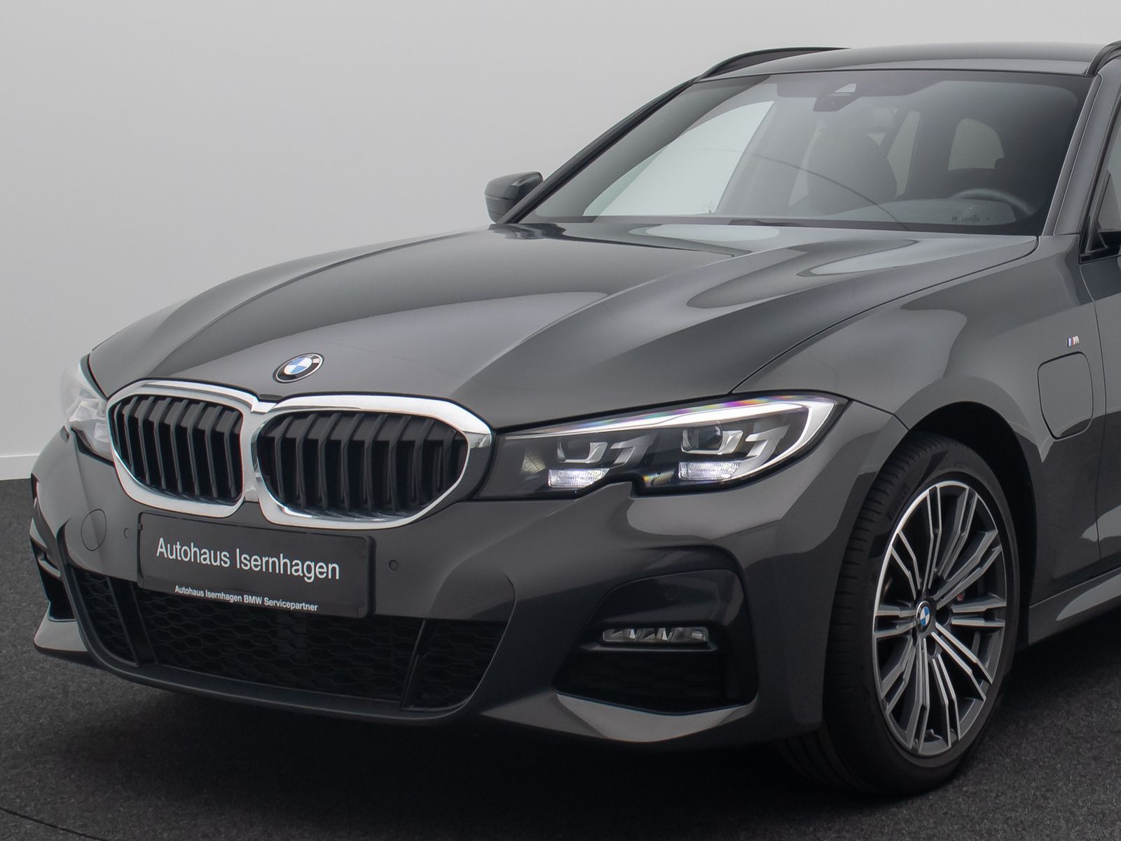 Fahrzeugabbildung BMW 330e M Sport DAB HiFi Komfort Individual 18Zoll