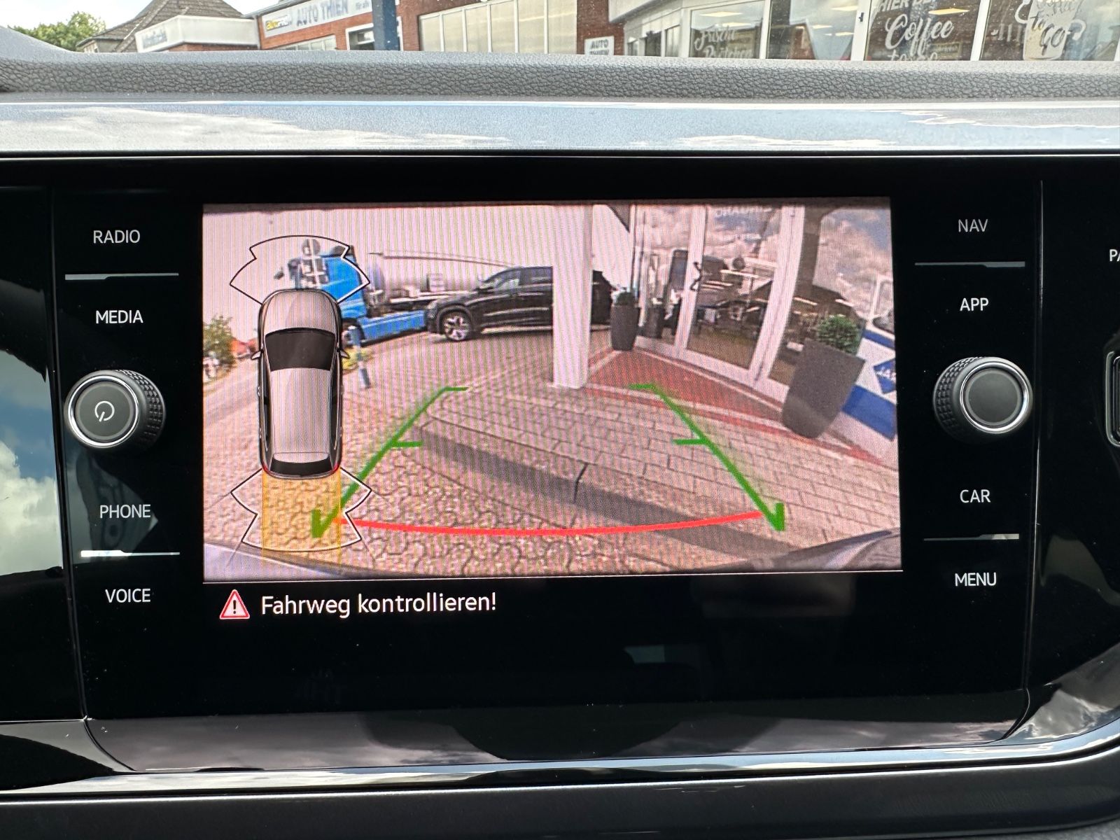 Fahrzeugabbildung Volkswagen Polo GTI 2.0 TSI DSG Navi/ACC/Matrix/IQ/SHZG/18"