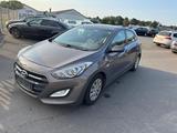 Hyundai i30 blue 1.6 GDI Trend - gebrauchte Hyundai i30 aus dem Jahr 2015