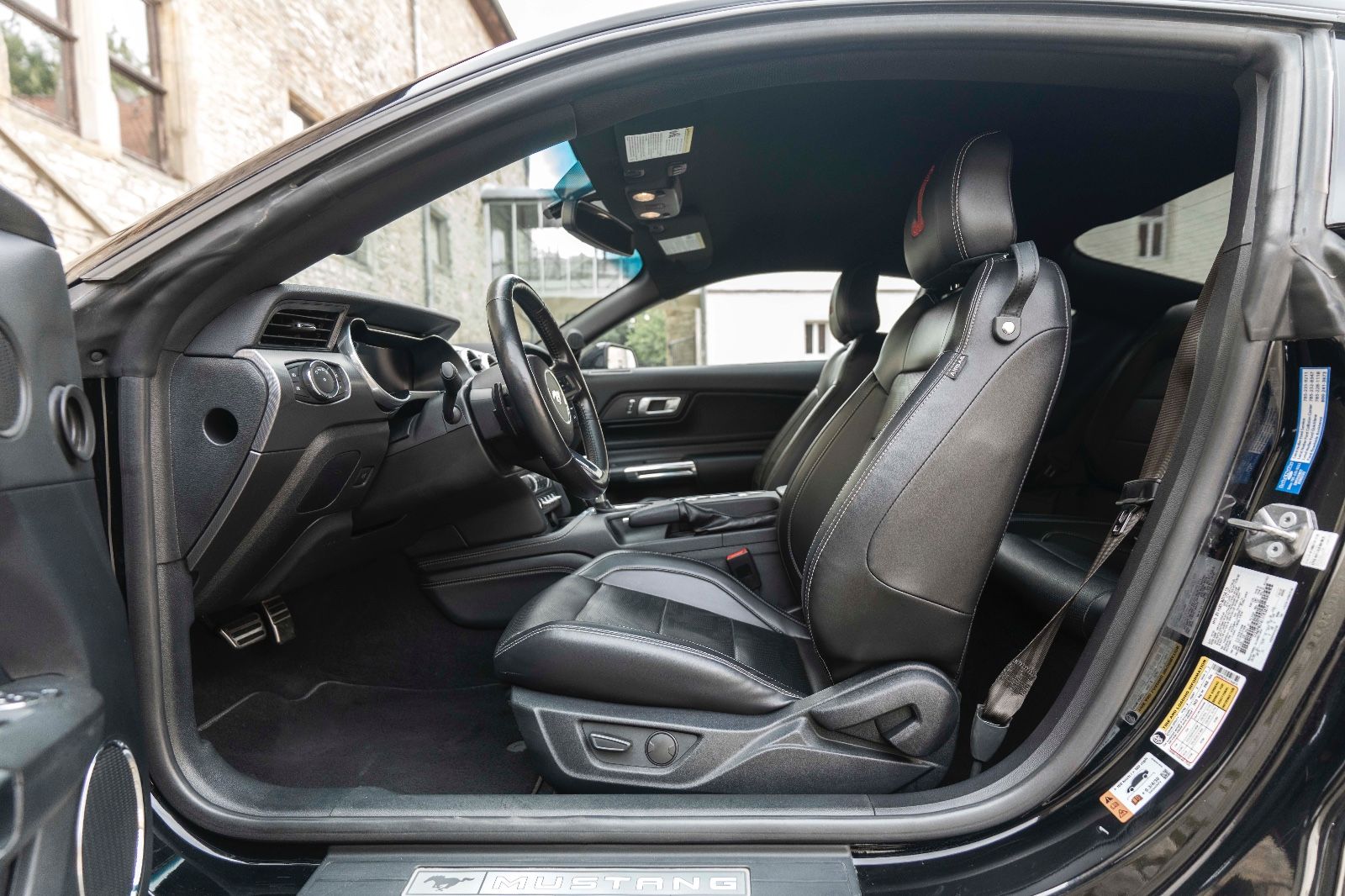 Fahrzeugabbildung Ford Mustang GT 5.0L KAM LED TOTW SHZ/K AUTO LEDER