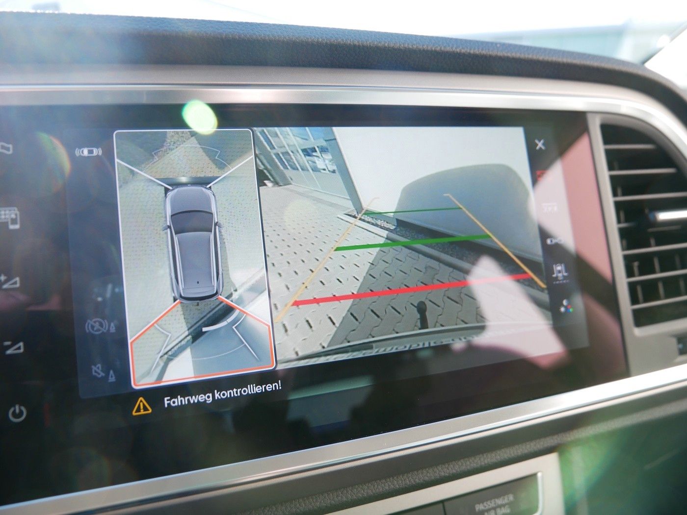 Fahrzeugabbildung SEAT Ateca 2.0 TDI Xperience AHK ACC SHZ 360°Kamera
