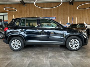 Volkswagen Tiguan *NAV*TEMPO*2-ZONEN*SitzHZ*PCD*TÜV 527*