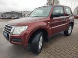 Mitsubishi Pajero 3.2 DI-D Basis DI-D SWB A/T AHK - rote Mitsubishi Pajero