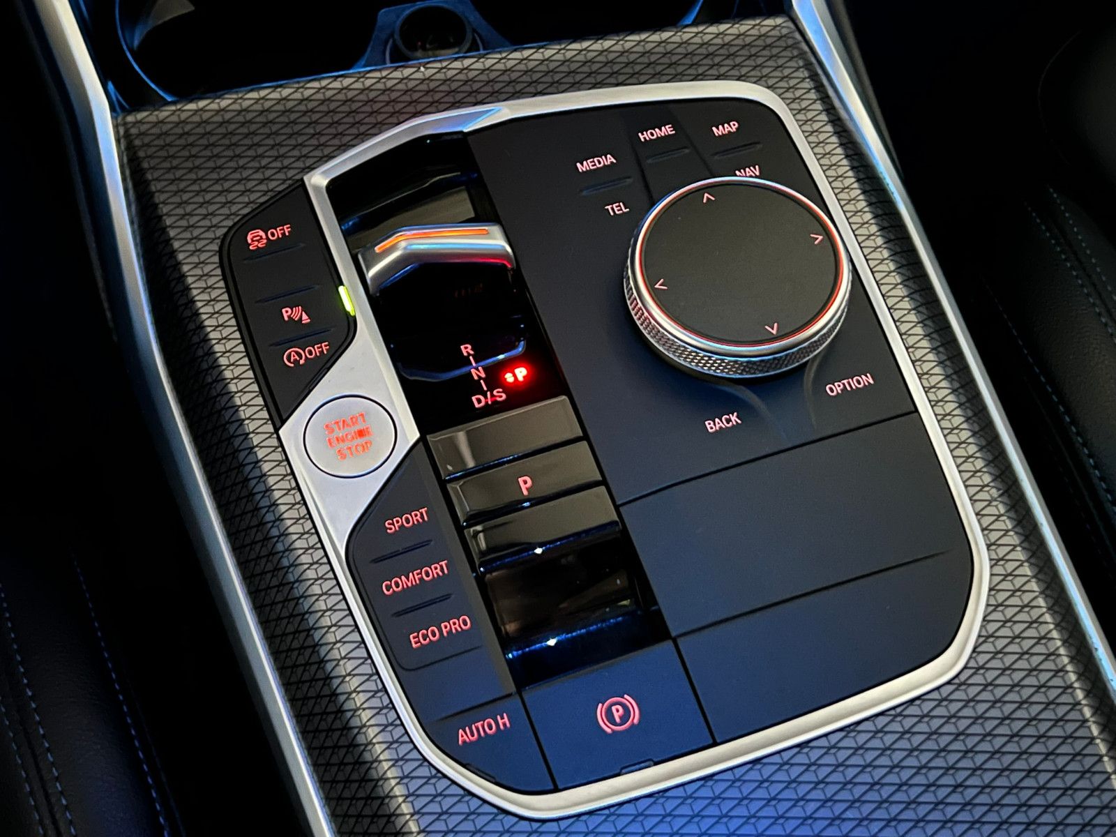 Fahrzeugabbildung BMW 330 i xDrive M SPORT PRO/LED/AHK/PANO/DRAVITGRAU