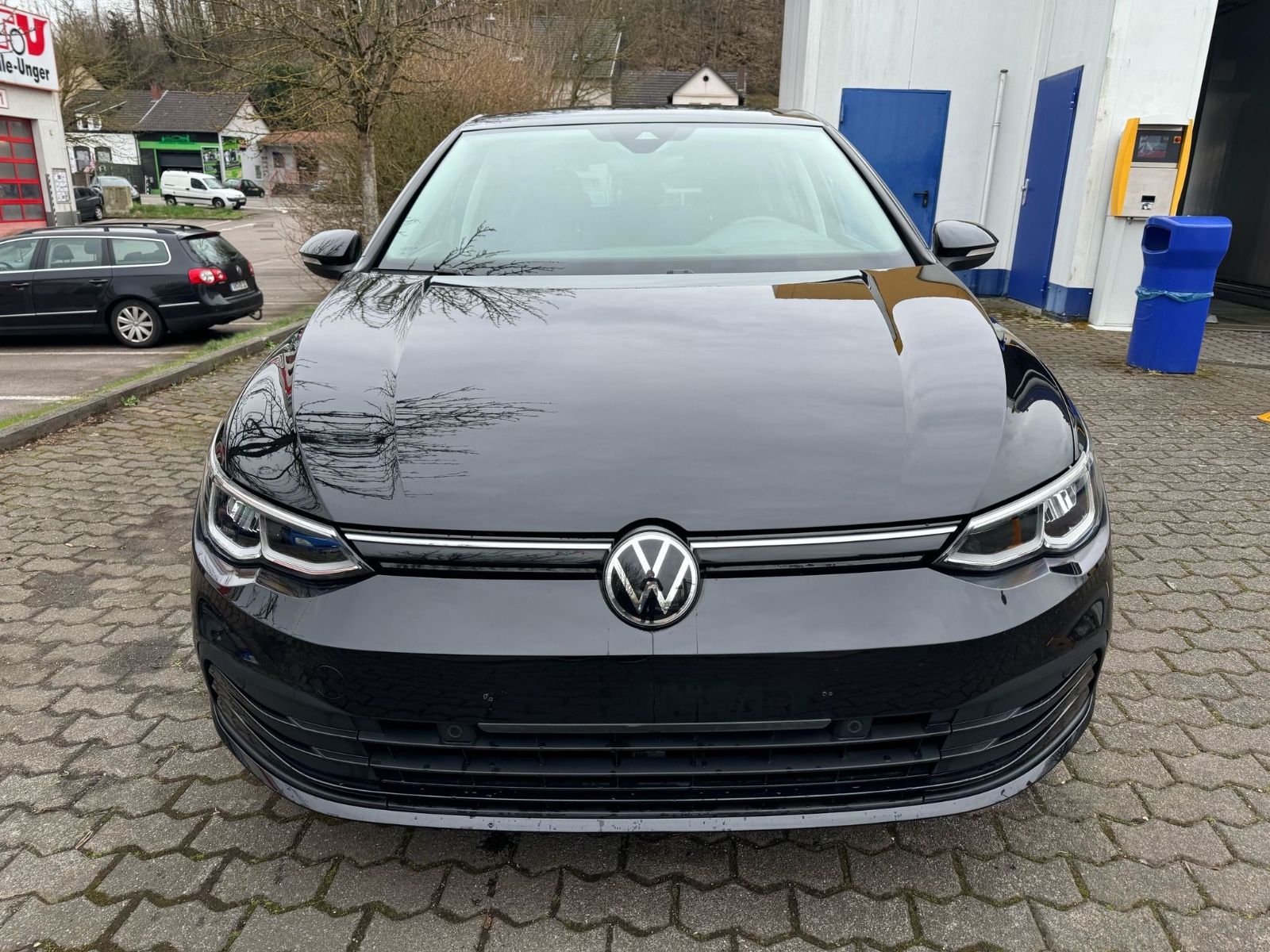 Fahrzeugabbildung Volkswagen Golf VIII Lim. Life eTSI LED+Navi+Lane
