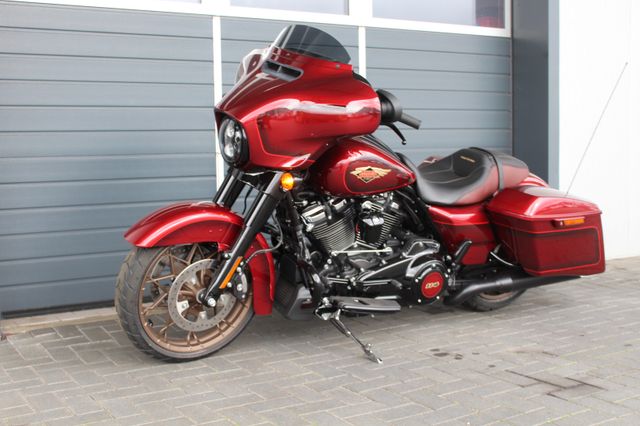 Harley-Davidson Street Glide FLHXS 120Th Anniversary